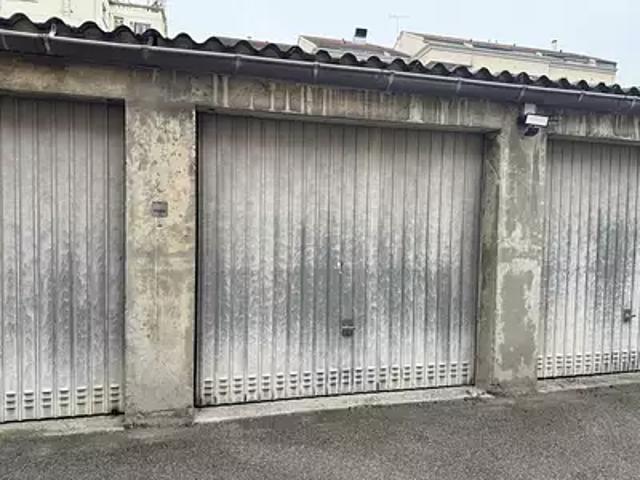 Garage location à Mas de la Radie, Bron