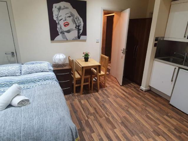 Studio for rent in Brondesbury, Greater London
