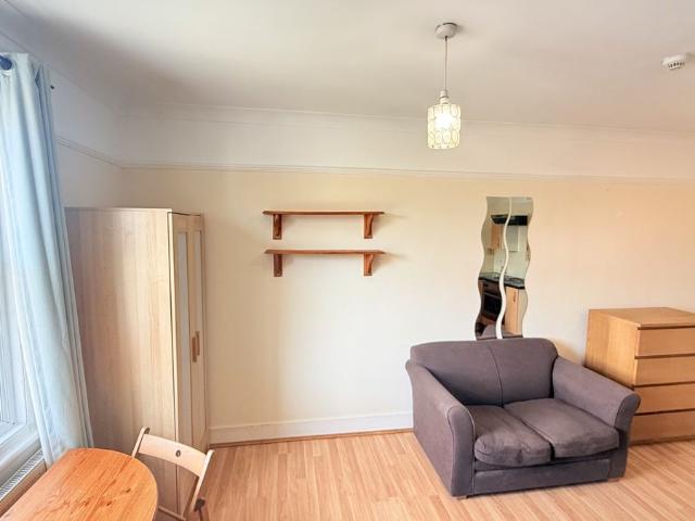 Studio for rent in Dollis Hill, Greater London