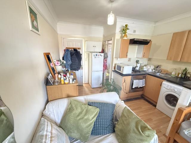Studio for rent in Dollis Hill, Greater London