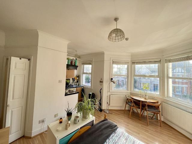 Studio for rent in Dollis Hill, Greater London