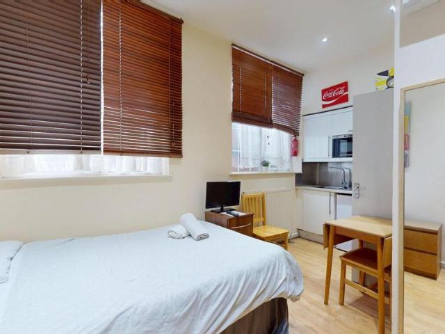 House for rent in Brondesbury, Greater London