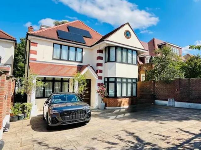 House for rent in Brondesbury, Greater London