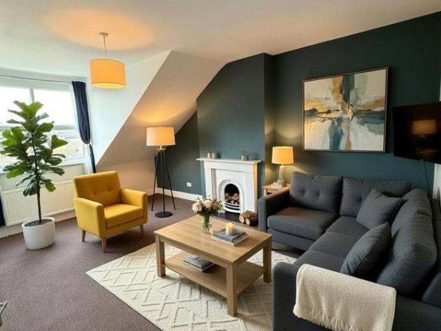 Apartment for rent in Queen's Park, Greater London