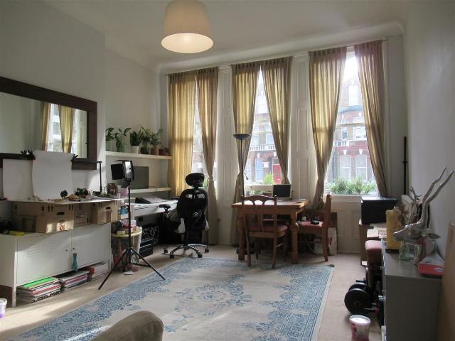 Apartment for rent in Queen's Park, Greater London