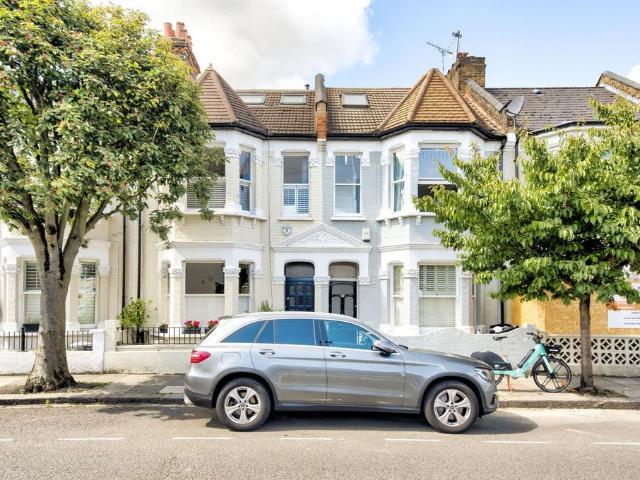 Apartment for rent in Fulham, Greater London