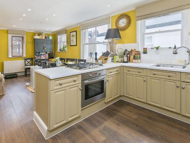 Apartment for rent in London Borough of Hammersmith and Fulham, Greater London