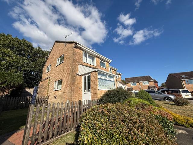 Apartment for rent in Nangreaves, Wales