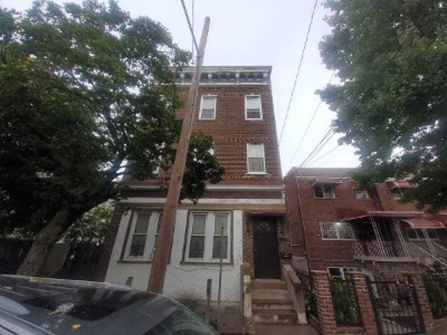 House for sale in The Bronx, Arverne