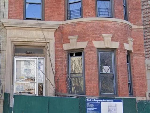 House for sale in The Bronx, Arverne