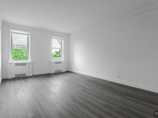 Apartment for sale in The Bronx, Arverne