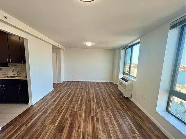 Condo for rent in The Bronx, Arverne