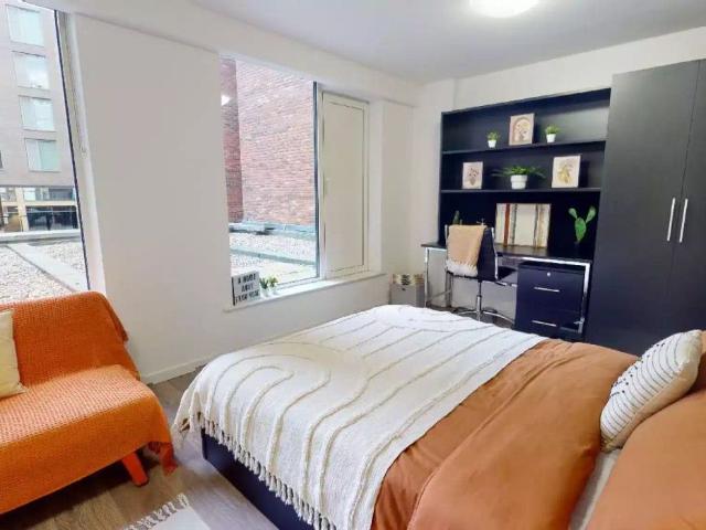 Room for rent in St Luke's, Greater London