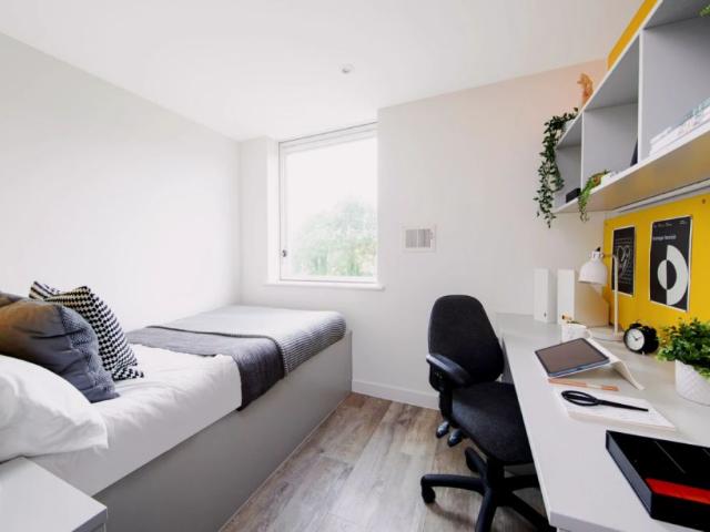Room for rent in Harestock, Hampshire