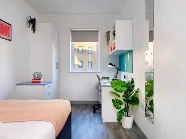 Room for rent in Hythe, Fordham Heath