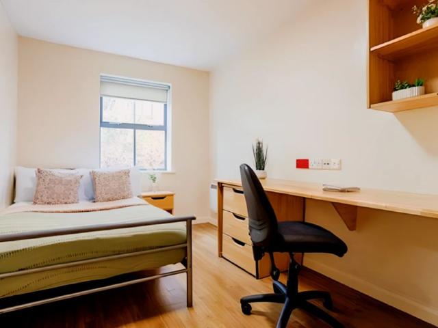 Room for rent in Spike Island, Feckenham