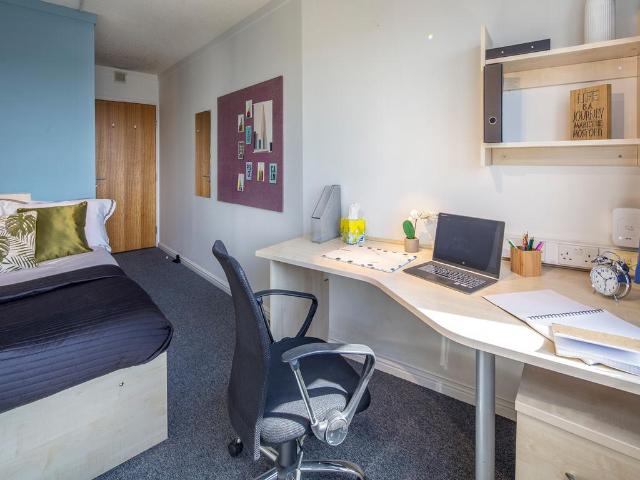 Apartment for rent in Sands End, Greater London