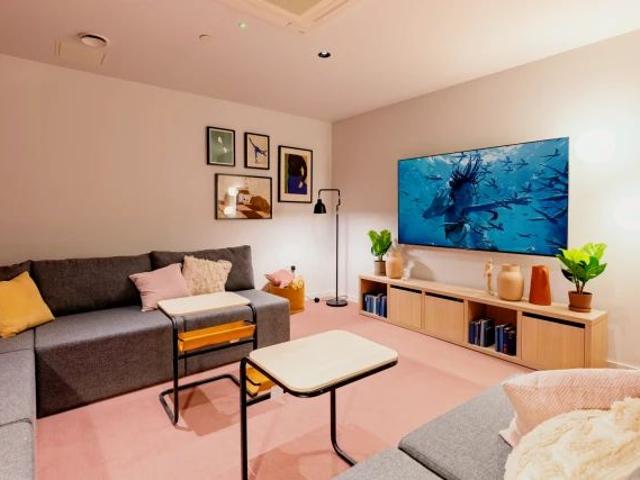 Studio for rent in St Ann's, Haddon