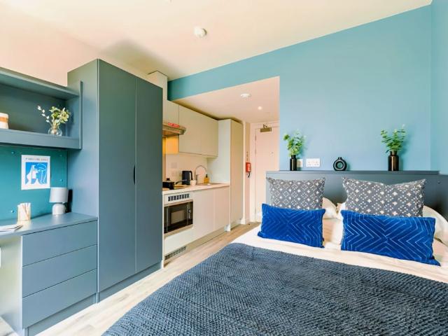 Studio for rent in Stirchley, West Midlands