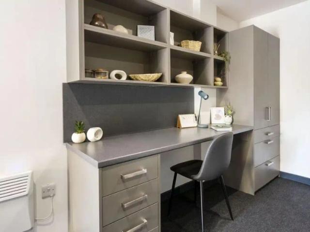 Studio for rent in Stoke, Stoke-on-Trent