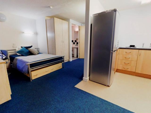 Studio for rent in Huddersfield, West Yorkshire