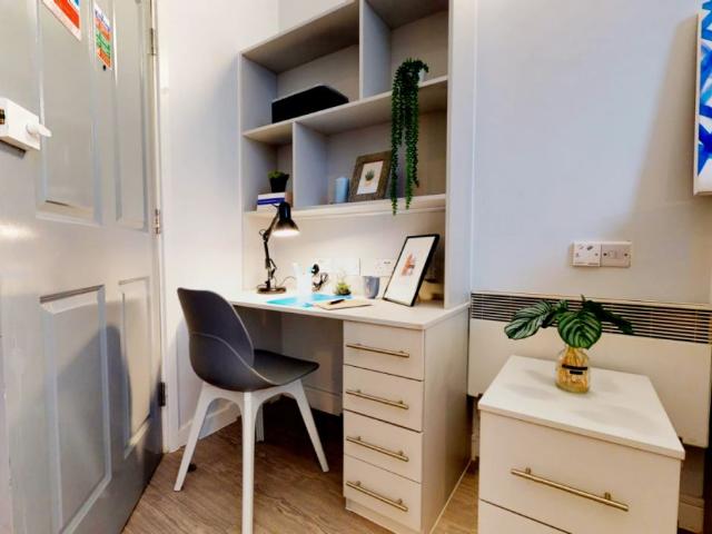 Studio for rent in Digbeth, West Midlands