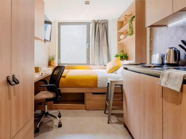 Studio for rent in Sciennes, Scotland