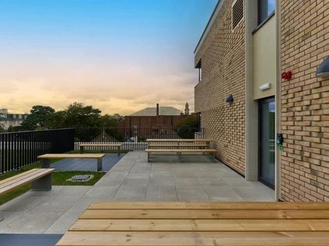 Studio for rent in Lansdowne, Springbourne