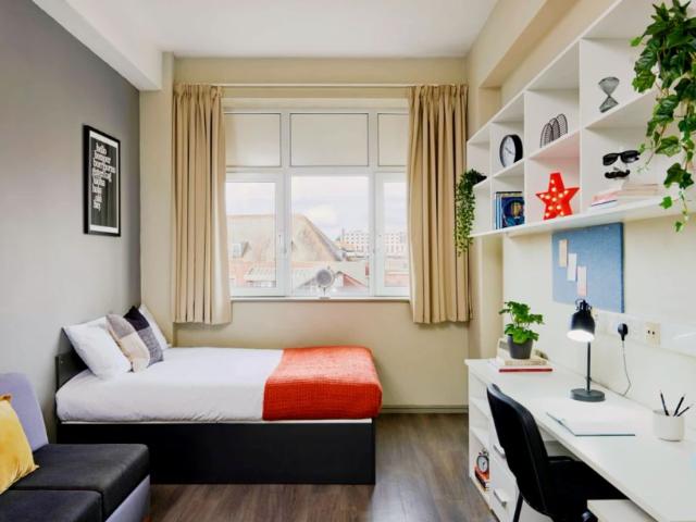 Studio for rent in Barbican, Plymouth