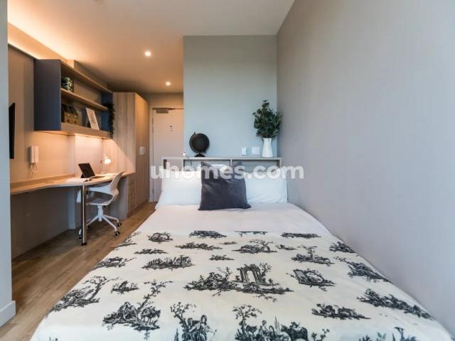 Studio for rent in Bulk, Bare