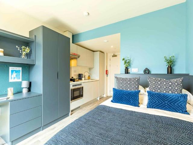 Studio for rent in Stirchley, West Midlands