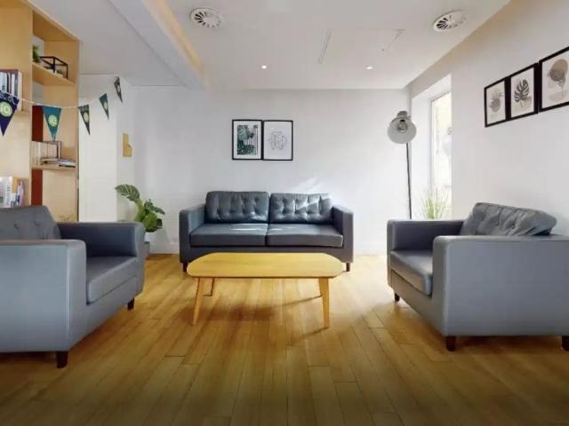 Studio for rent in Huddersfield, West Yorkshire