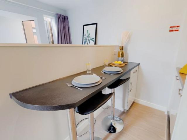 Studio for rent in St Clement's, The Slade
