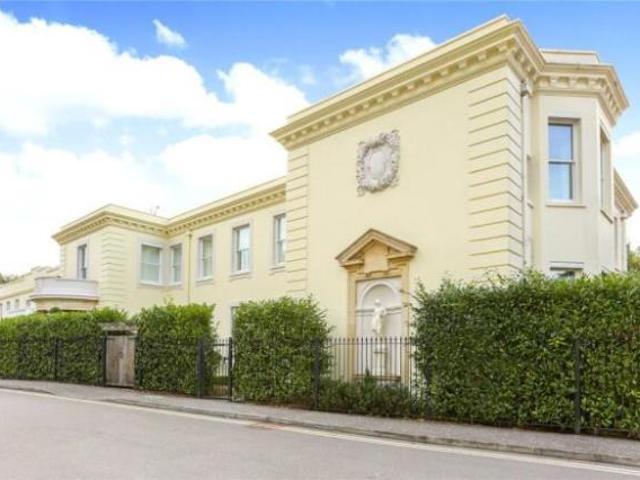 Apartment for rent in Sunninghill and Ascot, Ascot
