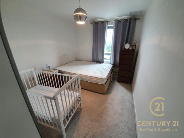 Apartment for rent in Roding Riverside, Greater London