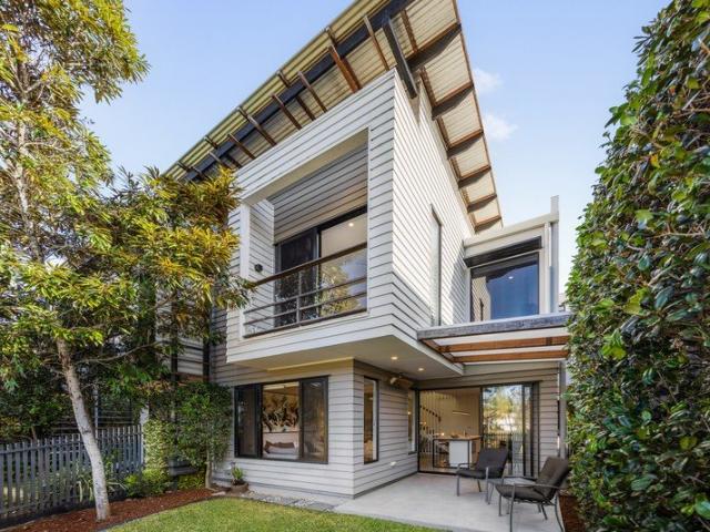 Townhouse for sale in Toombul, Queensland