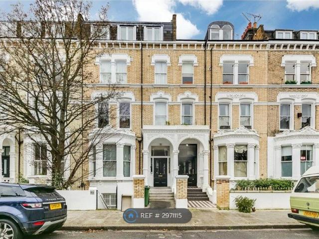 Apartment for rent in Brook Green, Greater London