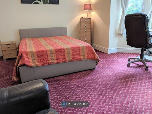 Room for rent in Northgate Village, Two Mills