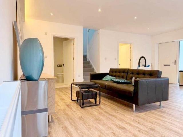 House for rent in Palmers Green, Greater London