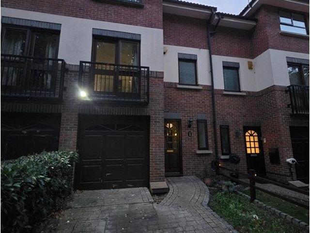House for rent in Grange Park, Greater London