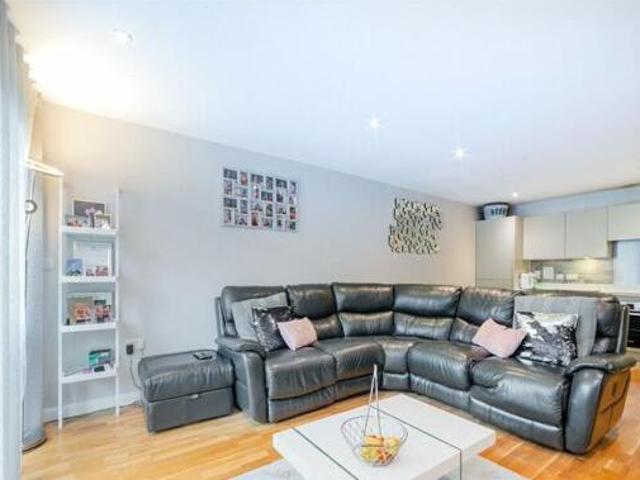 House for sale in Borehamwood, Hertsmere