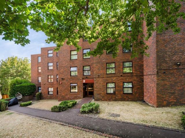 Apartment for rent in Dollis Hill, Greater London