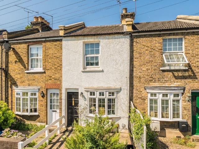 Apartment for rent in St Margarets, Greater London