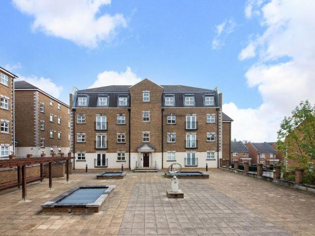 House for rent in Charlton, Greater London