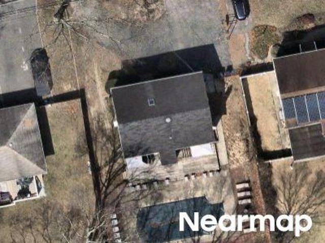 House for sale in Bay Shore, New York