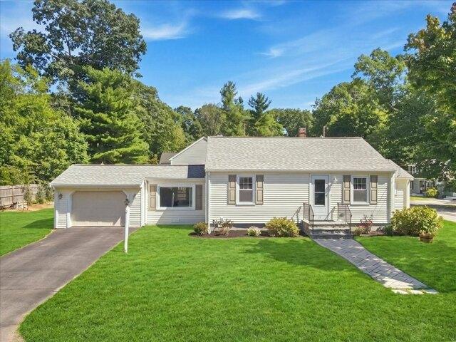 House for sale in Mansfield, Bristol County