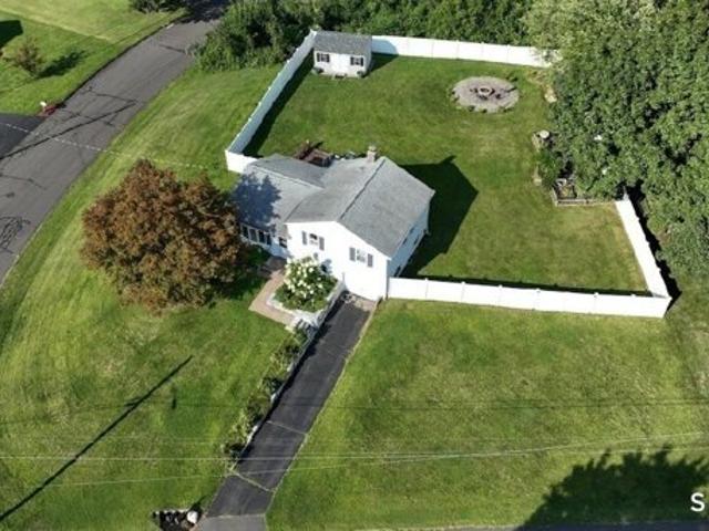 House for sale in Farnhams, South Windsor