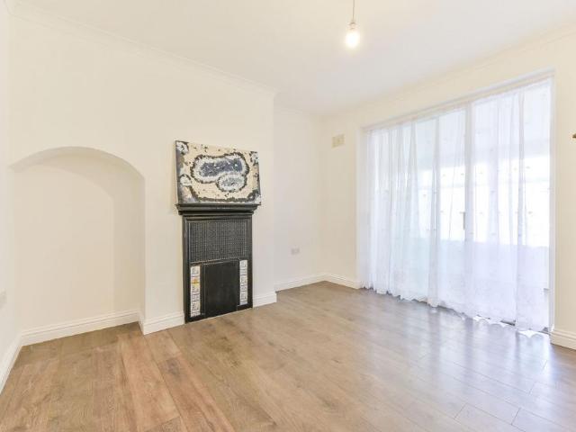 House for rent in London Borough of Ealing, Greater London