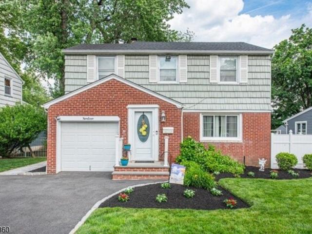 House for sale in Cedar Grove, New Jersey