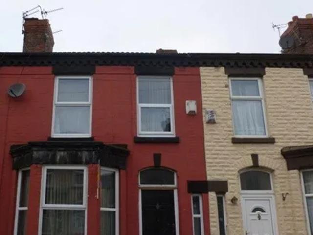 House for rent in Calderstones